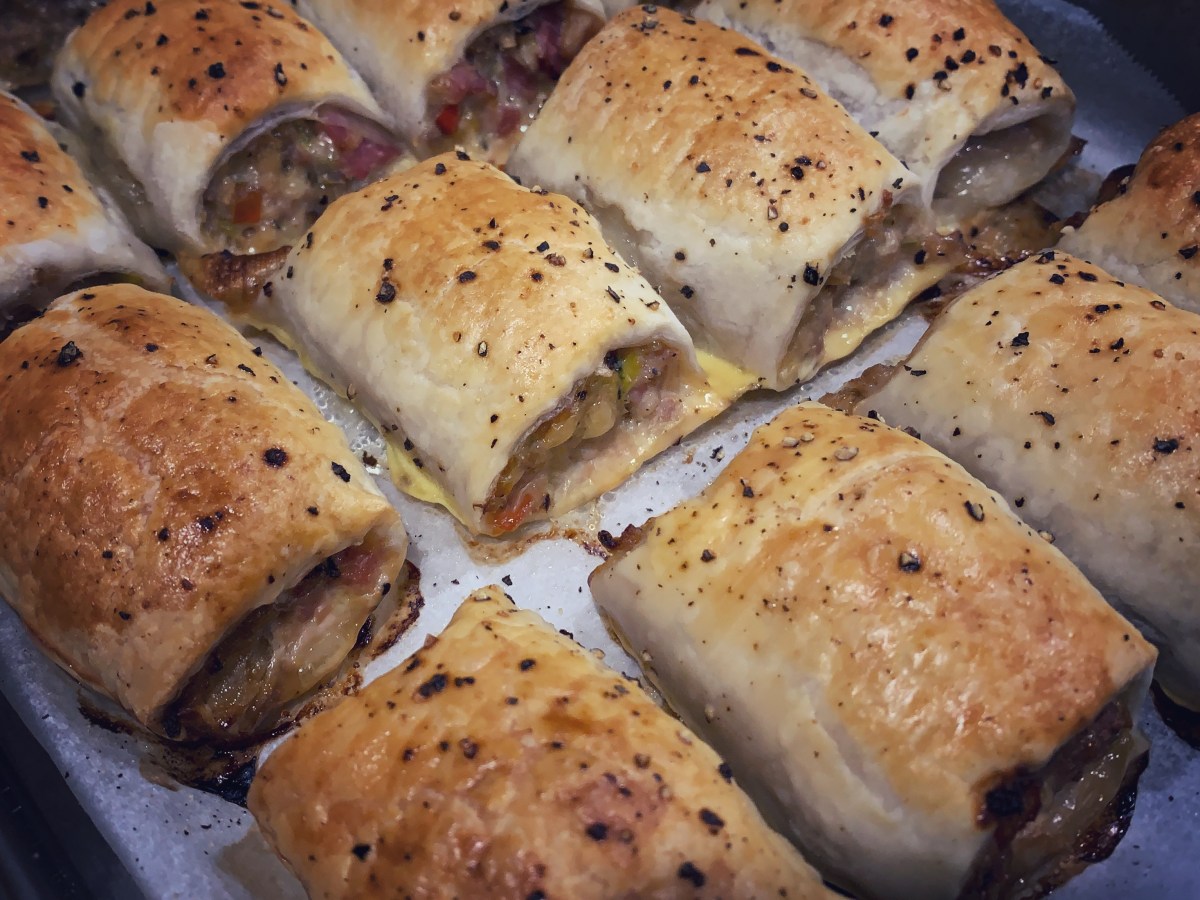 Tutorwood Cooks – Pork, Leek, Apple and Sage Sausage&nbsp;Rolls